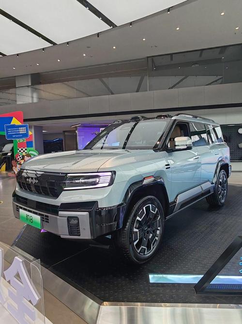 深圳37比亚迪方程豹硬派越野的爆款，英菲尼迪35周年与你共成长